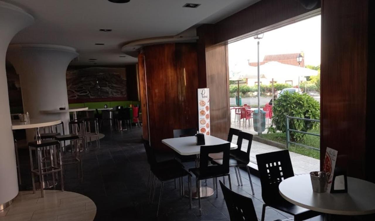 Albergue Cafeteria Rio Sar Padrón Extérieur photo